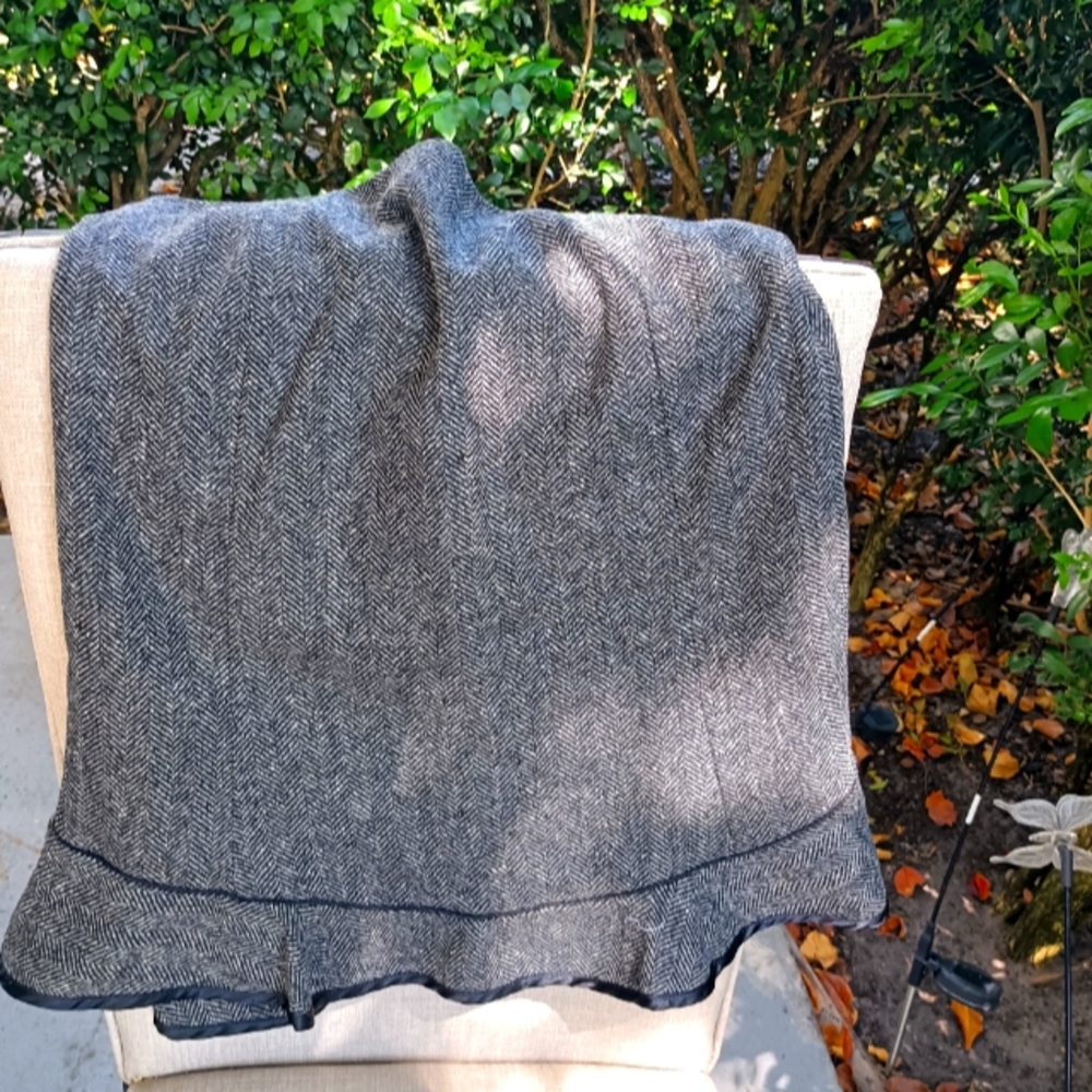 Grey skirt